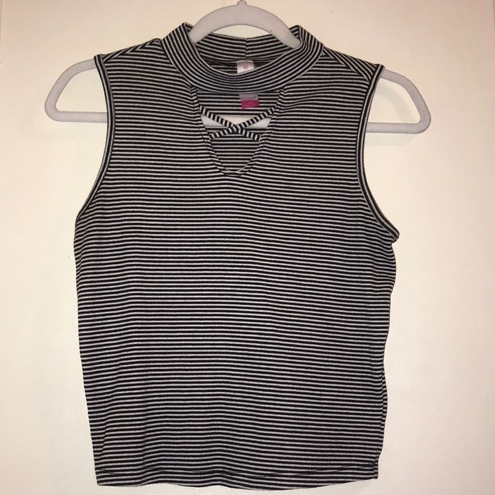 Sleeveless crop top
